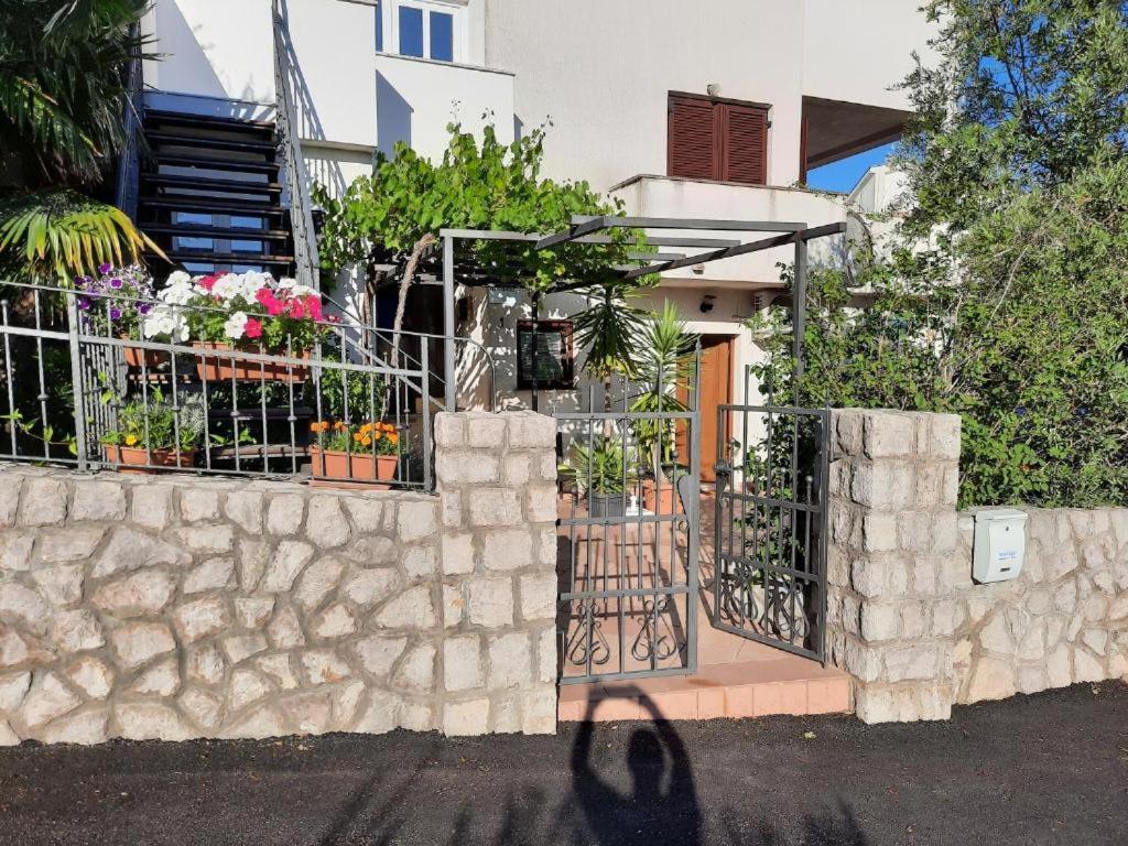 Apartments Jessica Krk Town Zewnętrze zdjęcie